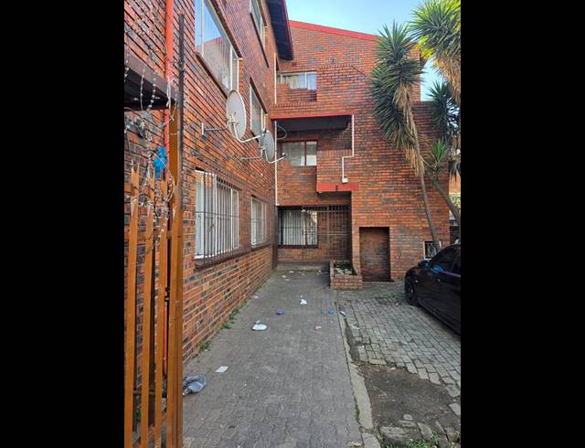 1 BEDROOM APARTMENT FOR SALE IN TURFFONTEIN